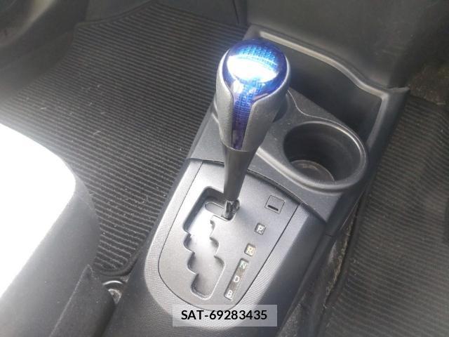 Toyota AQUA 2021-08 8285685-11