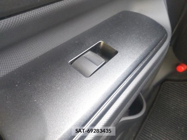 Toyota AQUA 2021-08 8285685-12