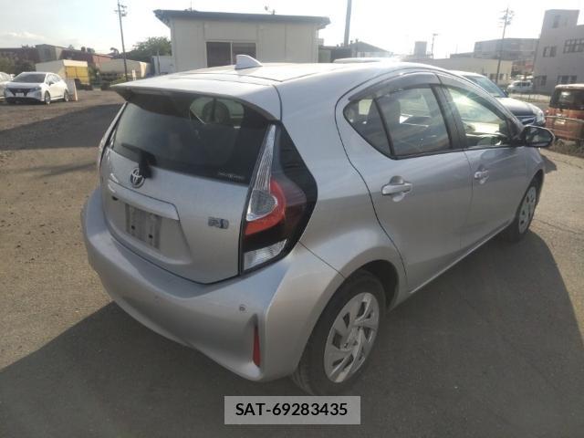 Toyota AQUA 2021-08 8285685-4