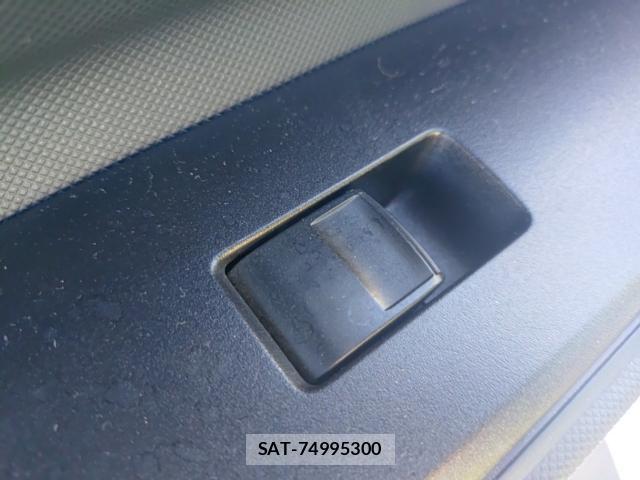 Toyota AQUA 2015-07 8285689-12