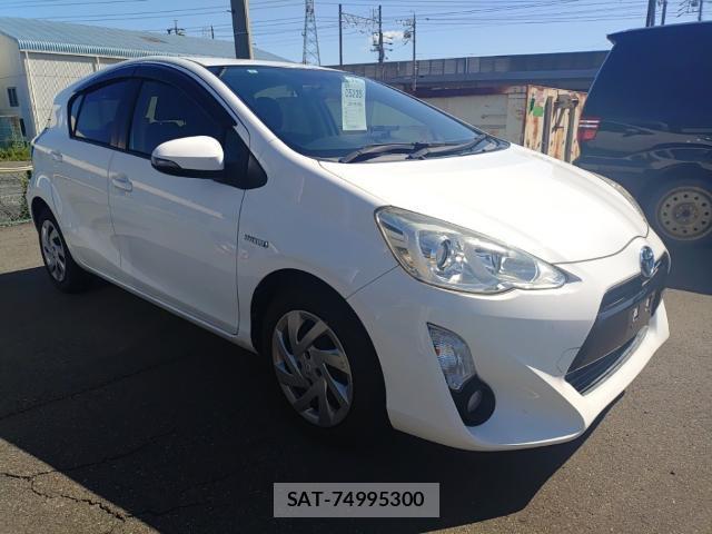 Toyota AQUA 2015-07 8285689-3