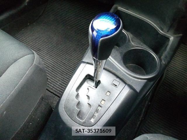 Toyota AQUA 2019-07 8285690-11