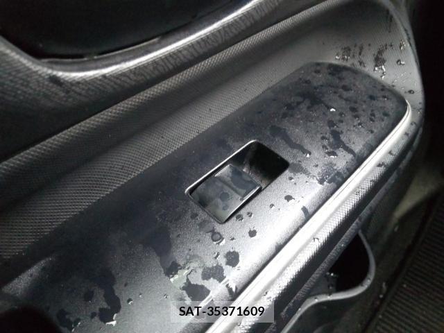 Toyota AQUA 2019-07 8285690-12