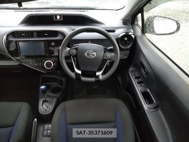 Toyota AQUA 2019-07 8285690-2