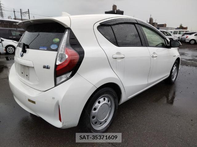 Toyota AQUA 2019-07 8285690-4