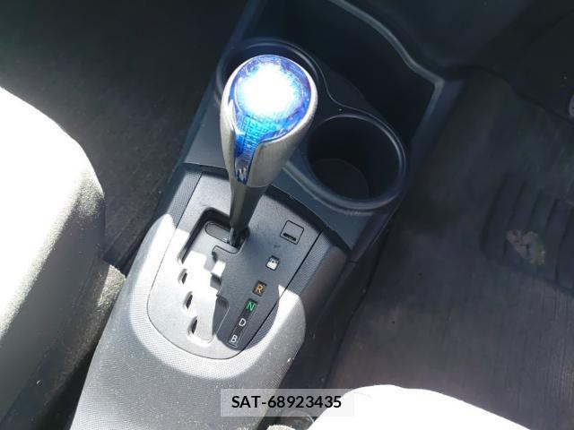 Toyota AQUA 2021-07 8285691-11