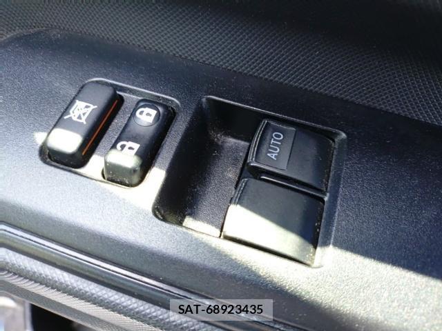 Toyota AQUA 2021-07 8285691-13