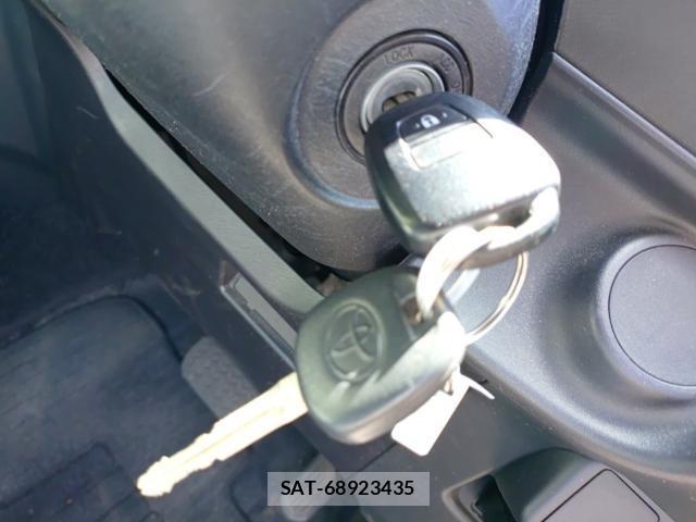 Toyota AQUA 2021-07 8285691-14