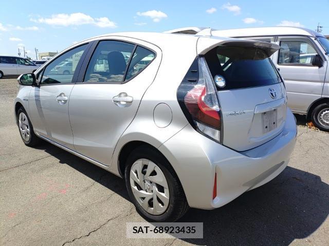 Toyota AQUA 2021-07 8285691-5