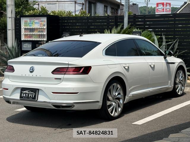 VolksWagen ARTEON 2018-10 8282539-1