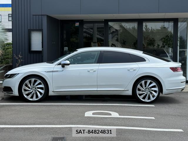 VolksWagen ARTEON 2018-10 8282539-11