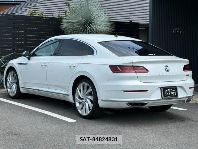 VolksWagen ARTEON 2018-10 8282539-5
