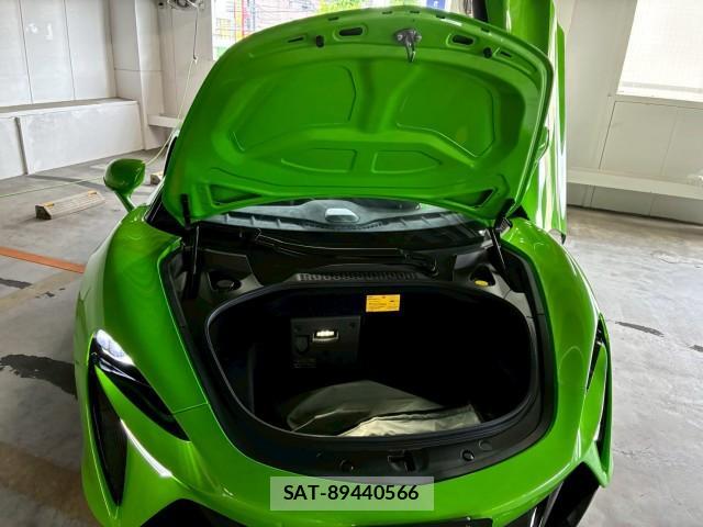 McLaren Artura 2024-12 8283102-17