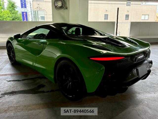 McLaren Artura 2024-12 8283102-6