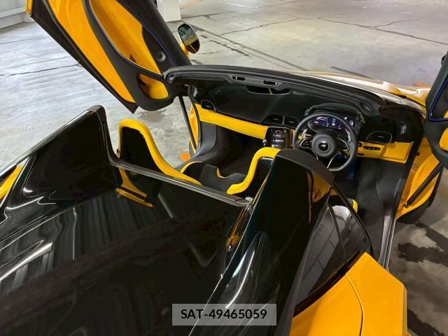 McLaren Artura 2026-05 8283103-2