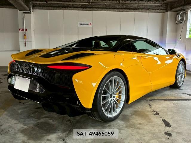 McLaren Artura 2026-05 8283103-5