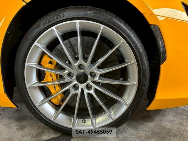 McLaren Artura 2026-05 8283103-8