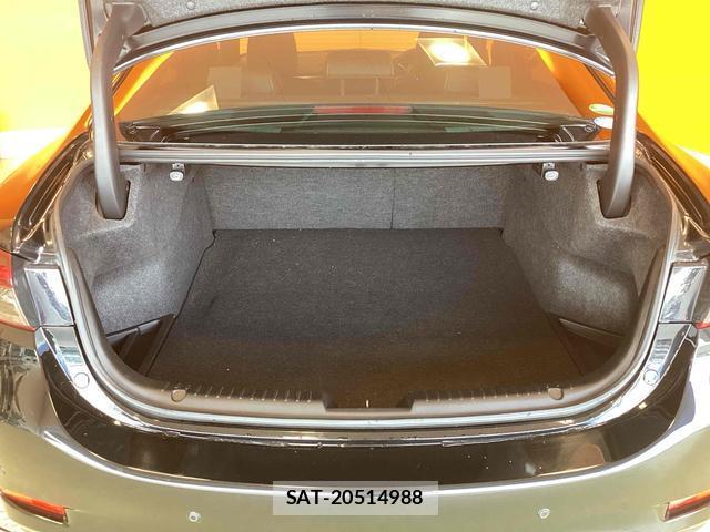 Mazda ATENZA 2017-08 8280106-8