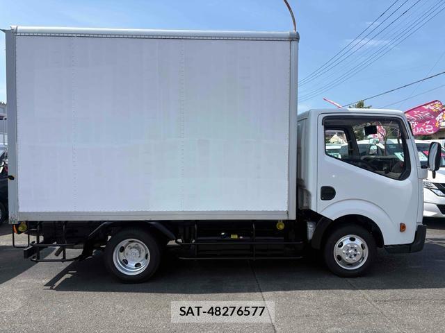 Nissan ATLAS 2012-05 8280293-4