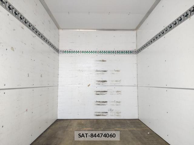 Nissan ATLAS 2020-04 8283719-5