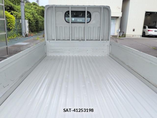 Nissan ATLAS 2018-01 8283720-4