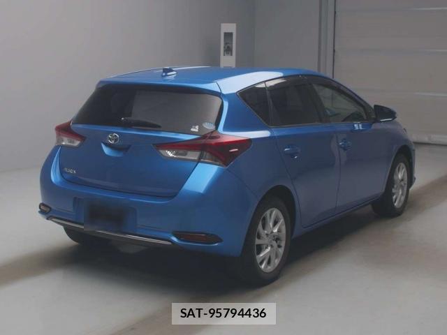 Toyota AURIS 2017-09 8278980-1