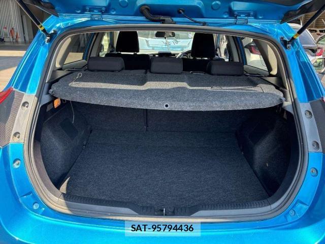 Toyota AURIS 2017-09 8278980-10