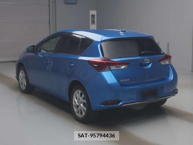 Toyota AURIS 2017-09 8278980-3