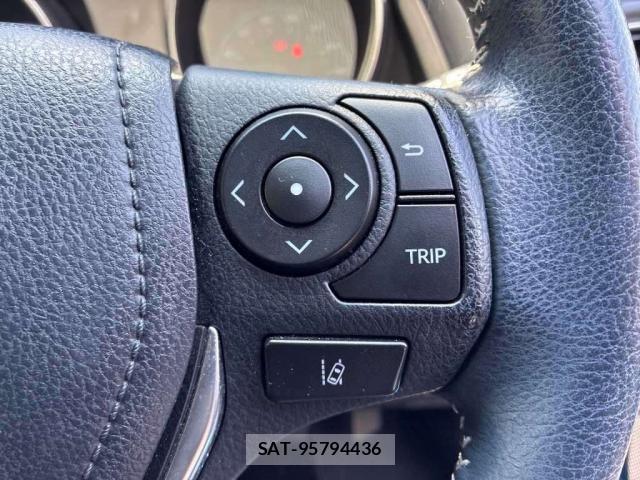 Toyota AURIS 2017-09 8278980-8