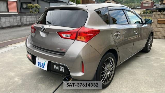Toyota AURIS 2012-10 8280531-12