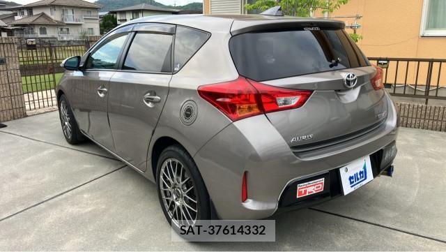 Toyota AURIS 2012-10 8280531-13