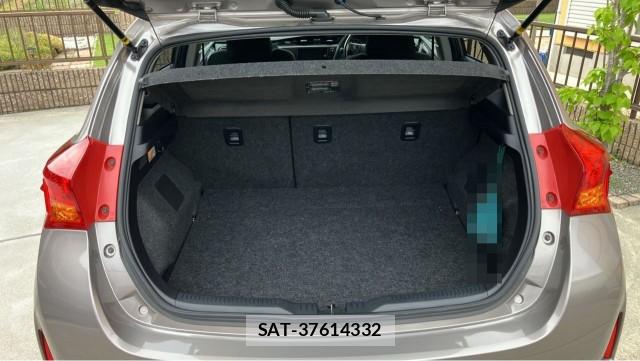 Toyota AURIS 2012-10 8280531-17