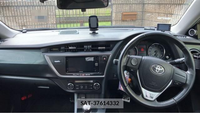 Toyota AURIS 2012-10 8280531-2