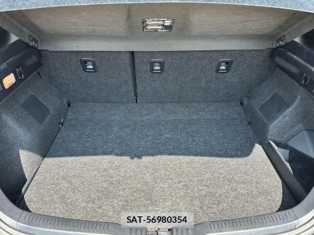 Toyota AURIS 2016-12 8285442-8