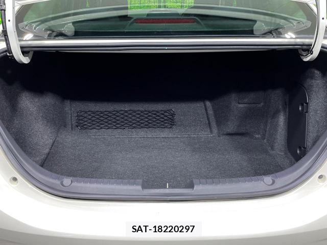 Mazda AXELA HYBRID 2014-11 8279394-11