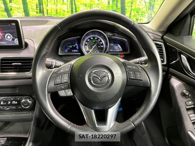 Mazda AXELA HYBRID 2014-11 8279394-12