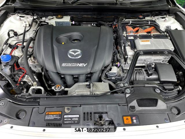 Mazda AXELA HYBRID 2014-11 8279394-17