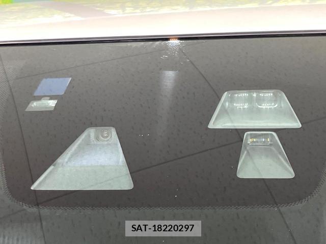 Mazda AXELA HYBRID 2014-11 8279394-5