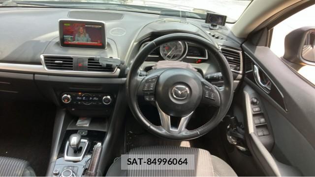 Mazda AXELA HYBRID 2014-06 8281581-16