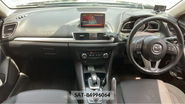 Mazda AXELA HYBRID 2014-06 8281581-2