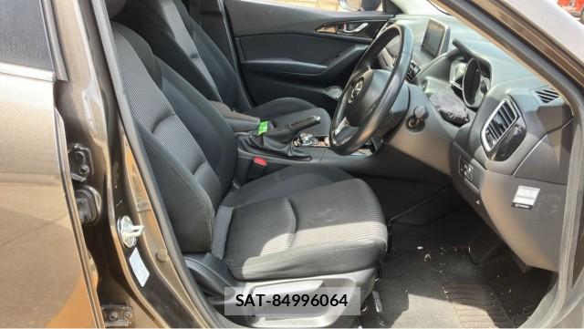 Mazda AXELA HYBRID 2014-06 8281581-5