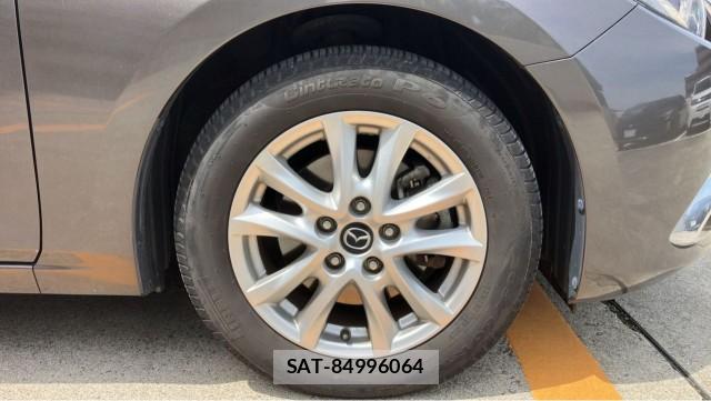 Mazda AXELA HYBRID 2014-06 8281581-8