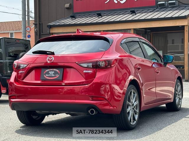 Mazda AXELA SPORT 2017-04 8277723-1