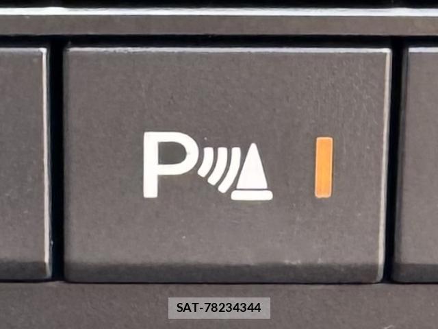 Mazda AXELA SPORT 2017-04 8277723-7