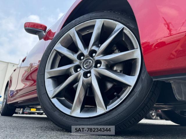 Mazda AXELA SPORT 2017-04 8277723-9