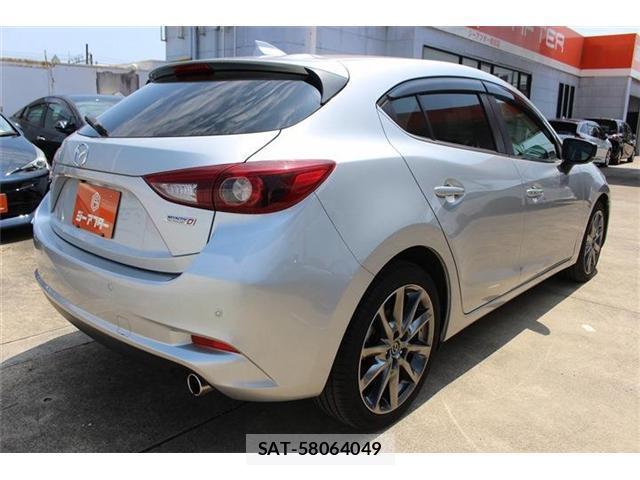 Mazda AXELA SPORT 2017-03 8283537-12