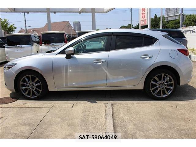 Mazda AXELA SPORT 2017-03 8283537-9