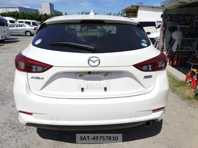 Mazda AXELA 2017-05 8279911-1