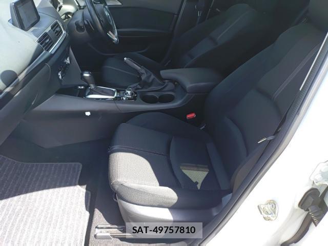 Mazda AXELA 2017-05 8279911-15