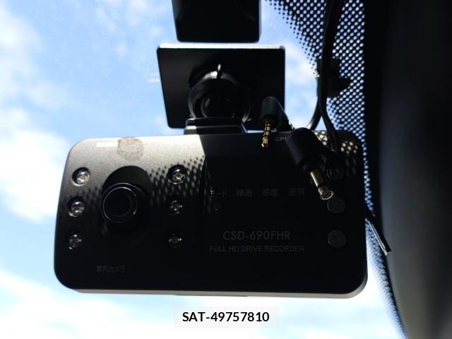 Mazda AXELA 2017-05 8279911-16